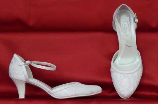 Menyasszonyi cipő